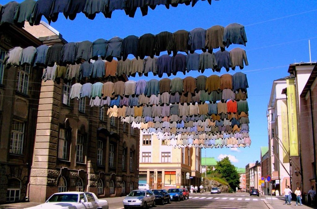 Kaarina Kaikkonen – Hanging clothes, Helsinki, Finland